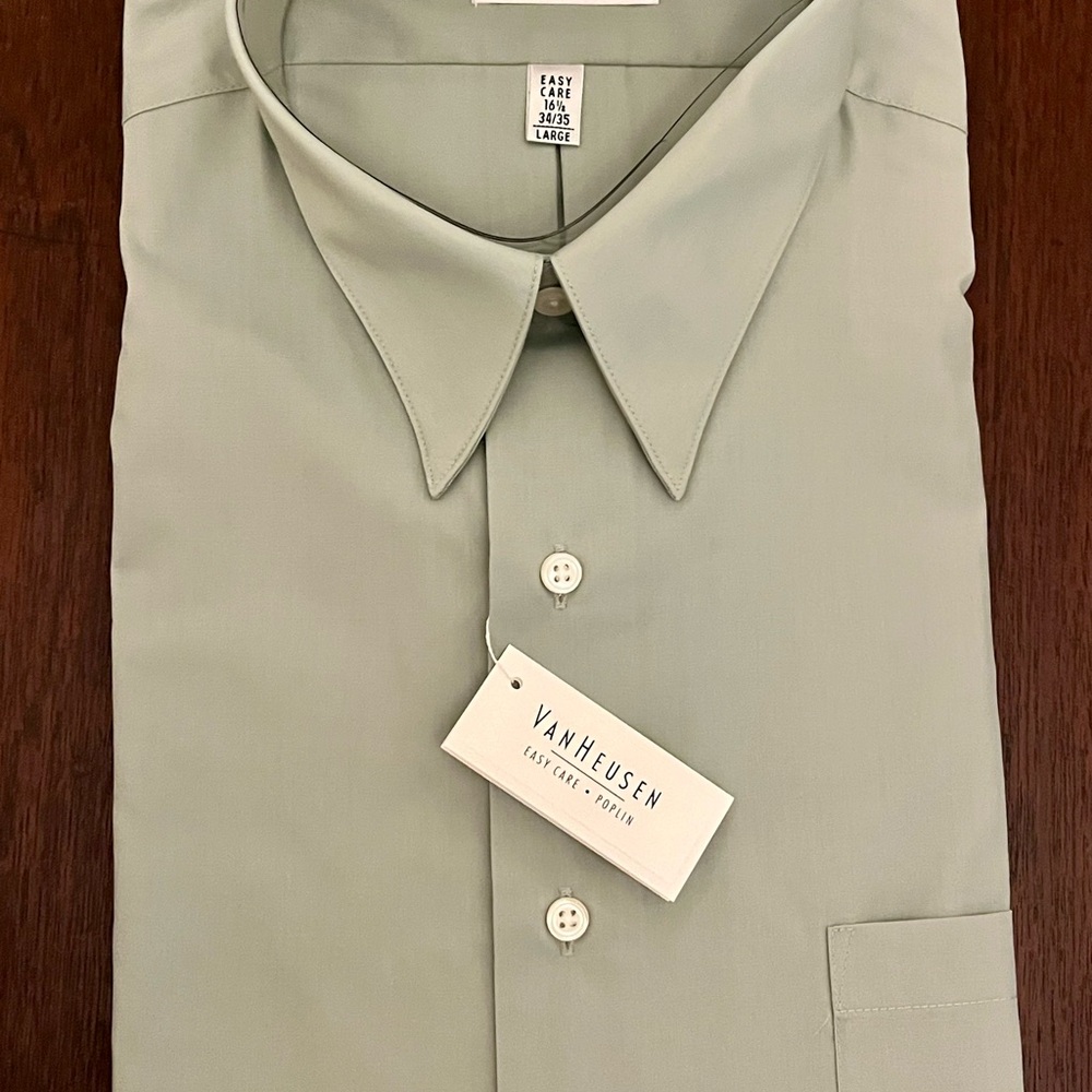 Van Heusen Men's Classic Light Green Dress Shirt